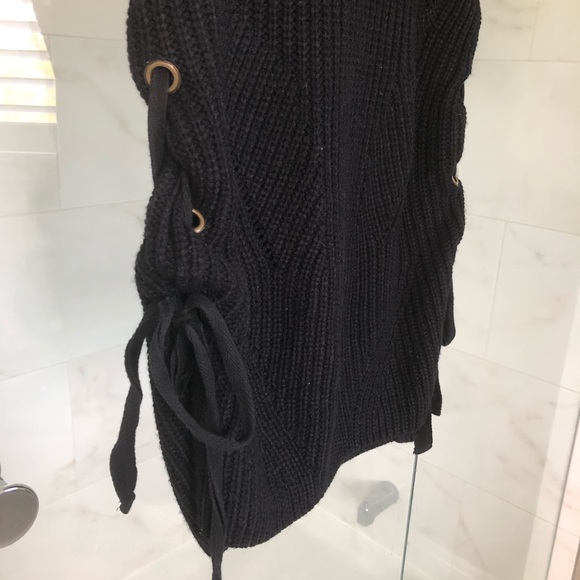 Side Tie Knit Shirt - Picture 2 of 4